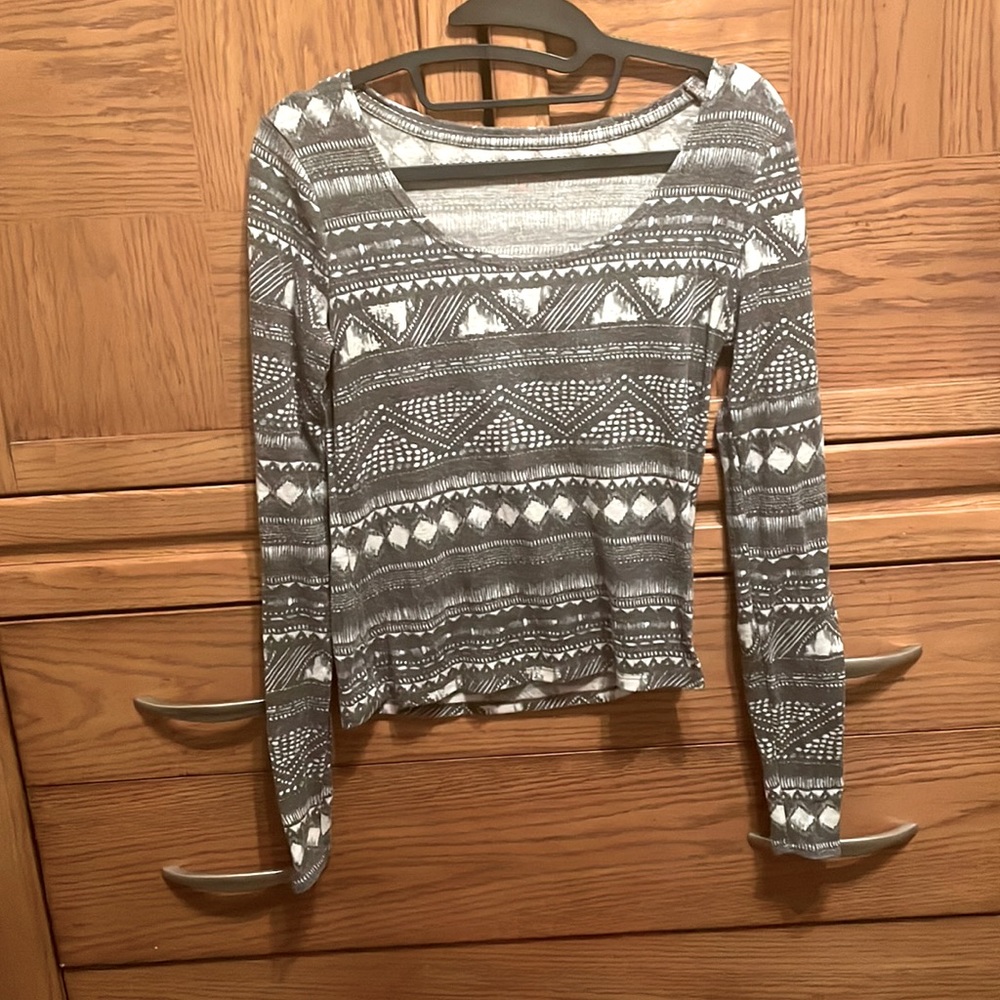 Mudd long sleeved crop top Size: M